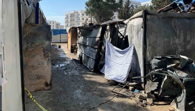 Hatay'da inşaat konteynerinde yangın!